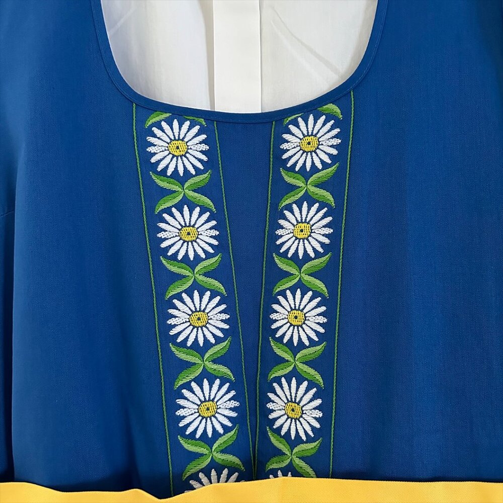 Swedish Folk Dress / Sverigedräkt - Picture 2 of 14
